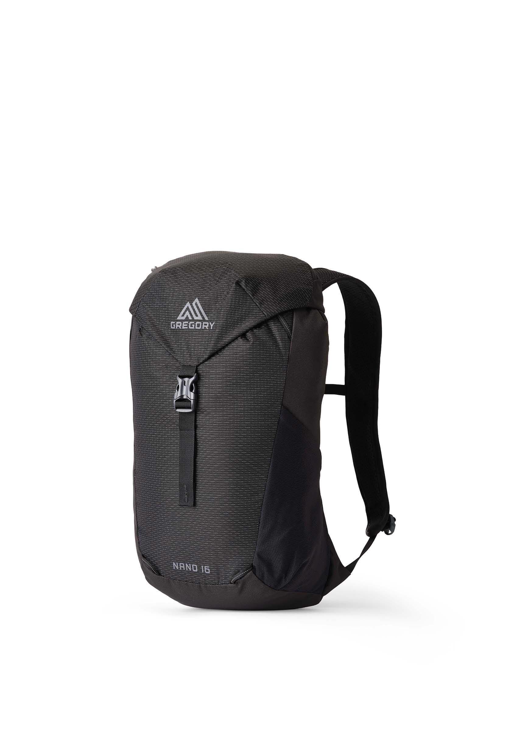 ESSENTIAL HIKINGナノ16