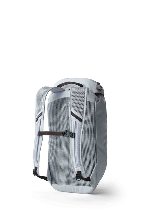 エッセンシャルハイキング ナノ16