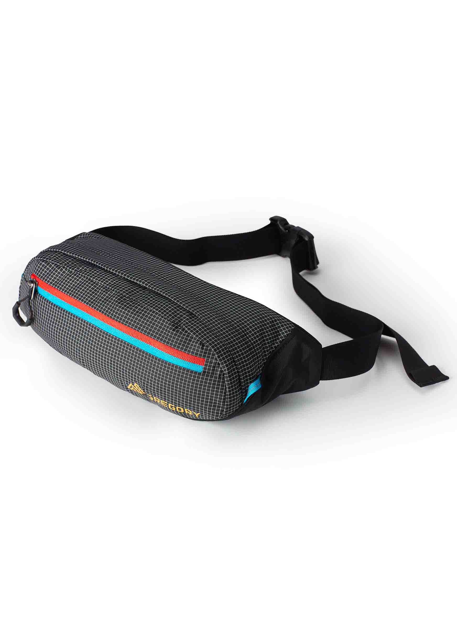 ESSENTIAL HIKING ナノウエストパックミニ