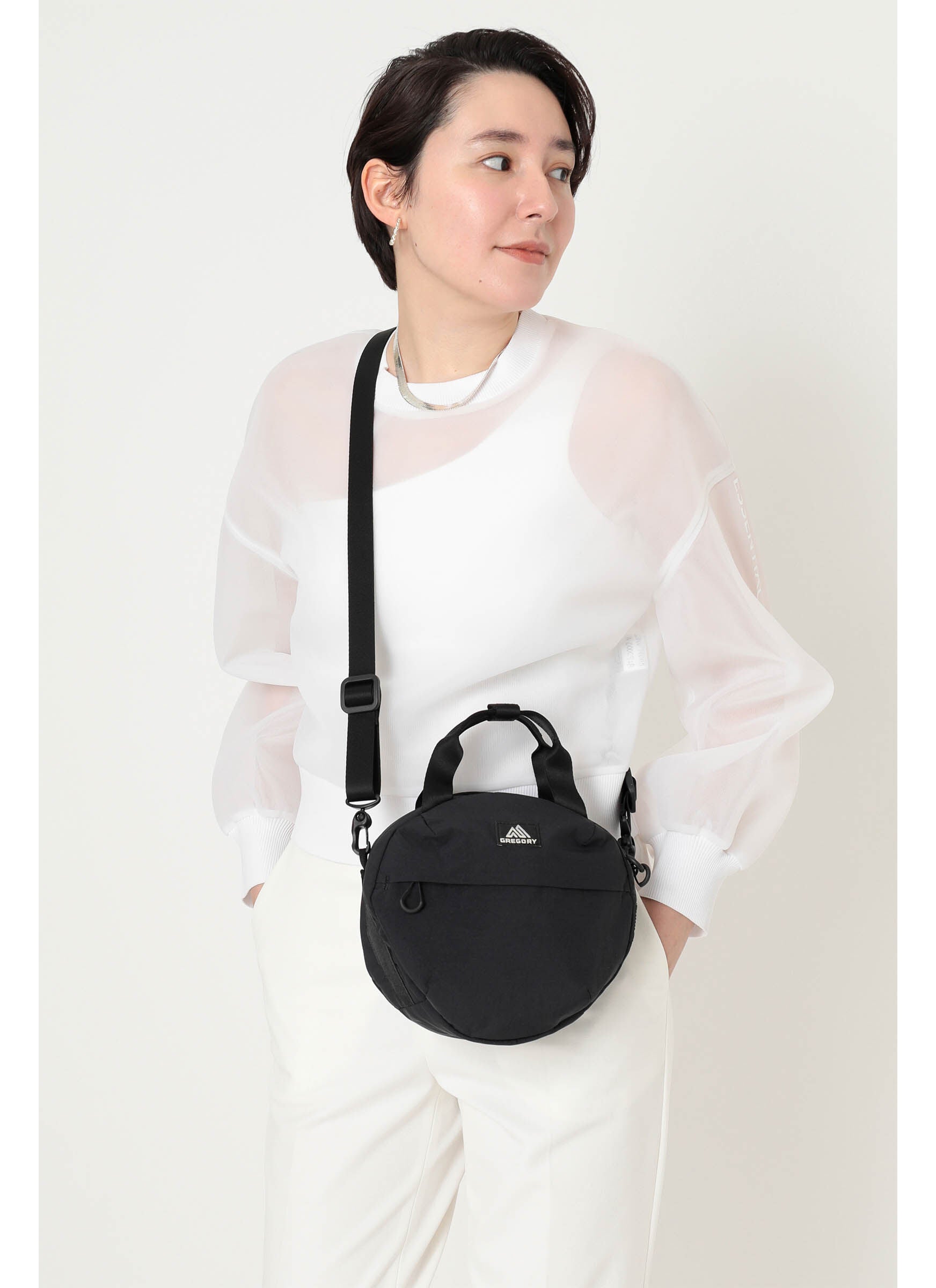 SUSZY スージーラウンドクロスボディ