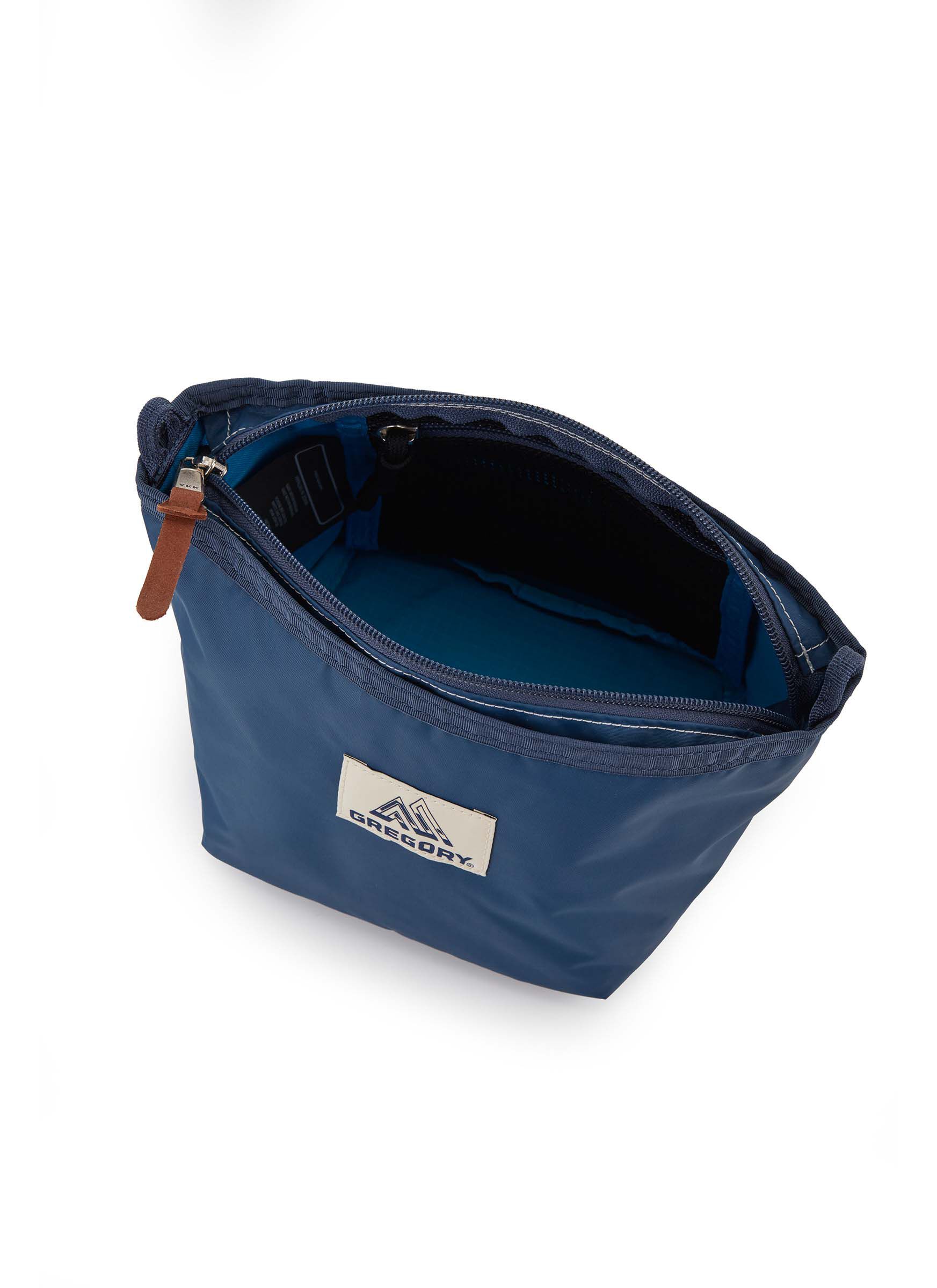 イージーショルダー ディープシーブルー | グレゴリー公式オンライン