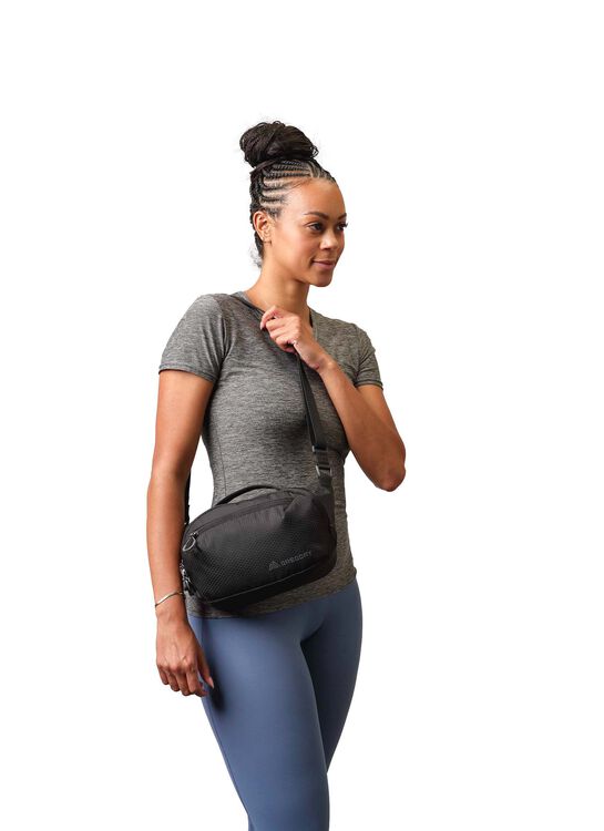 ESSENTIAL HIKING ナノショルダーバッグ