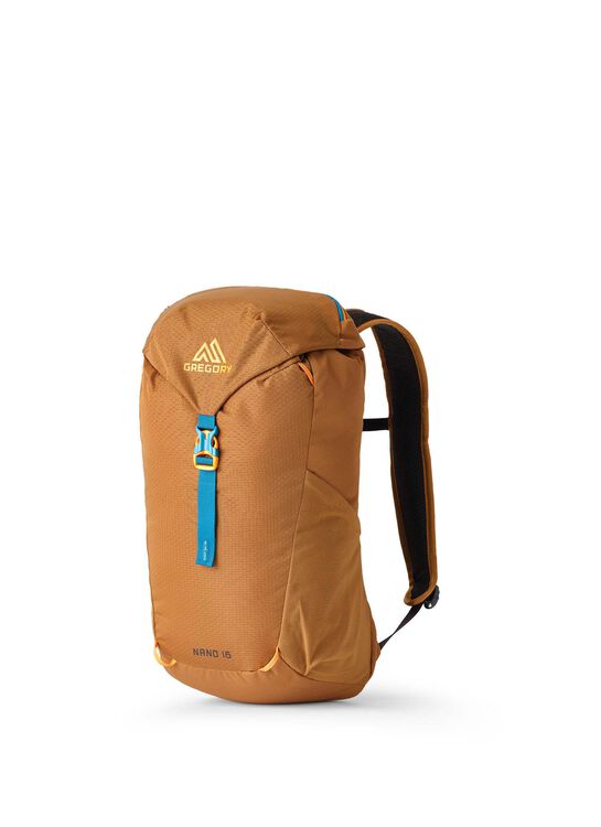 ESSENTIAL HIKINGナノ16