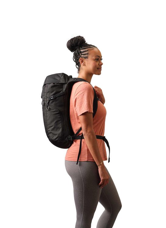 ESSENTIAL HIKINGナノ28