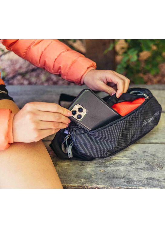 ESSENTIAL HIKING ナノウエストパックミニ