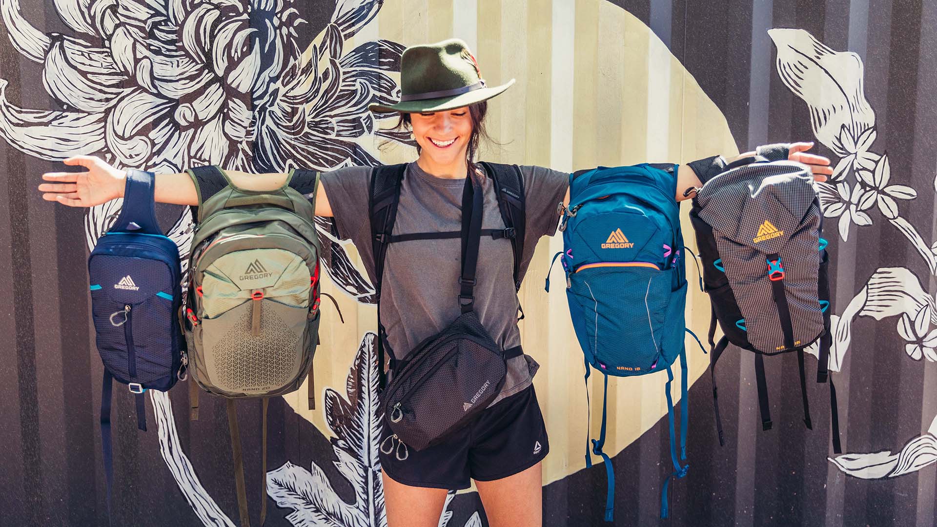 ESSENTIAL HIKING ナノウエストパックミニ