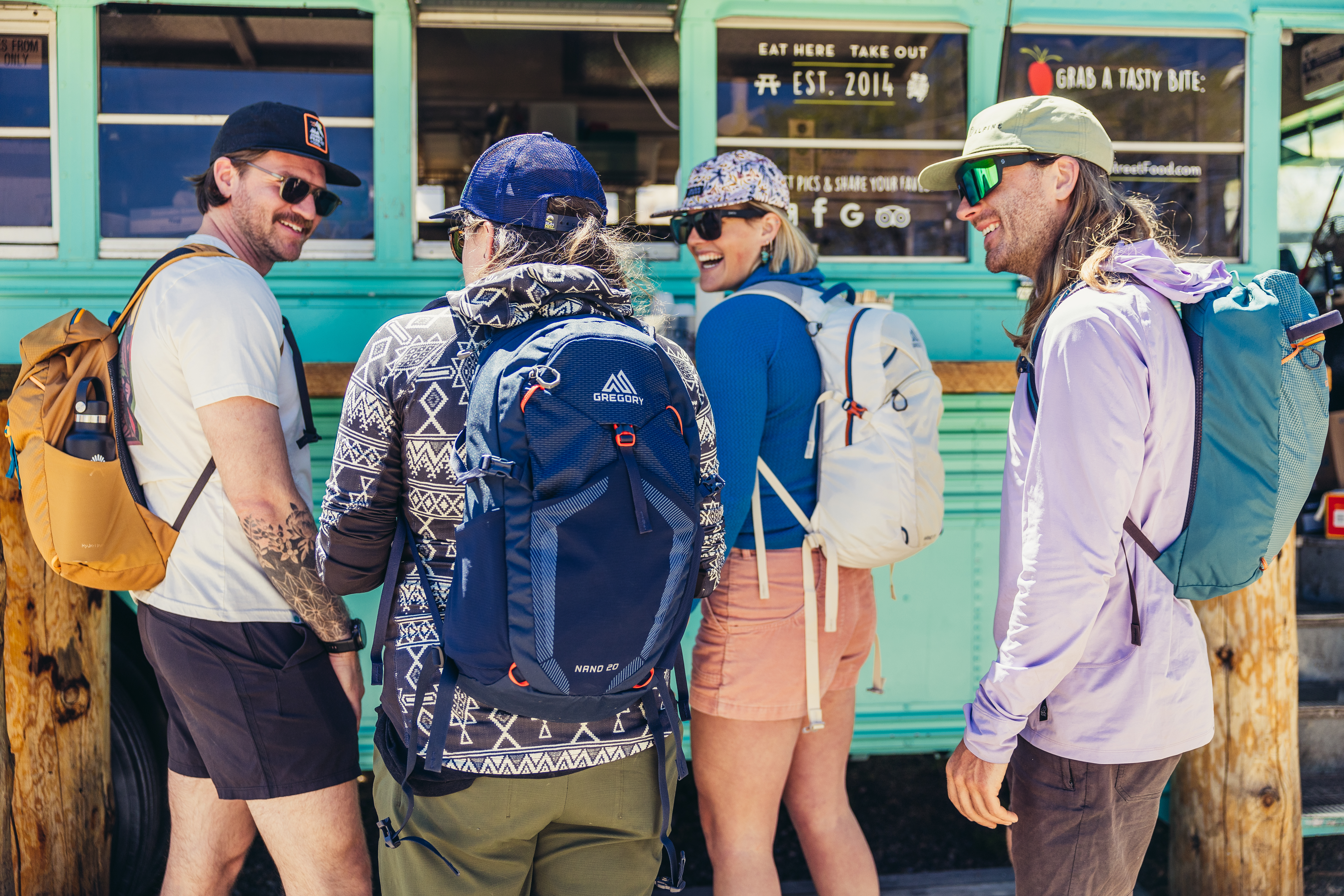 ESSENTIAL HIKINGナノ14